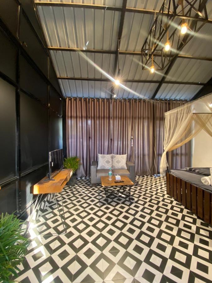 Glass House With Pvt Pool By Miracle Resort & Villa 罗纳瓦拉 外观 照片